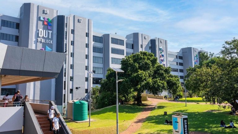 8fcb4de3-6192-4dbb-b30c-9608396c66de